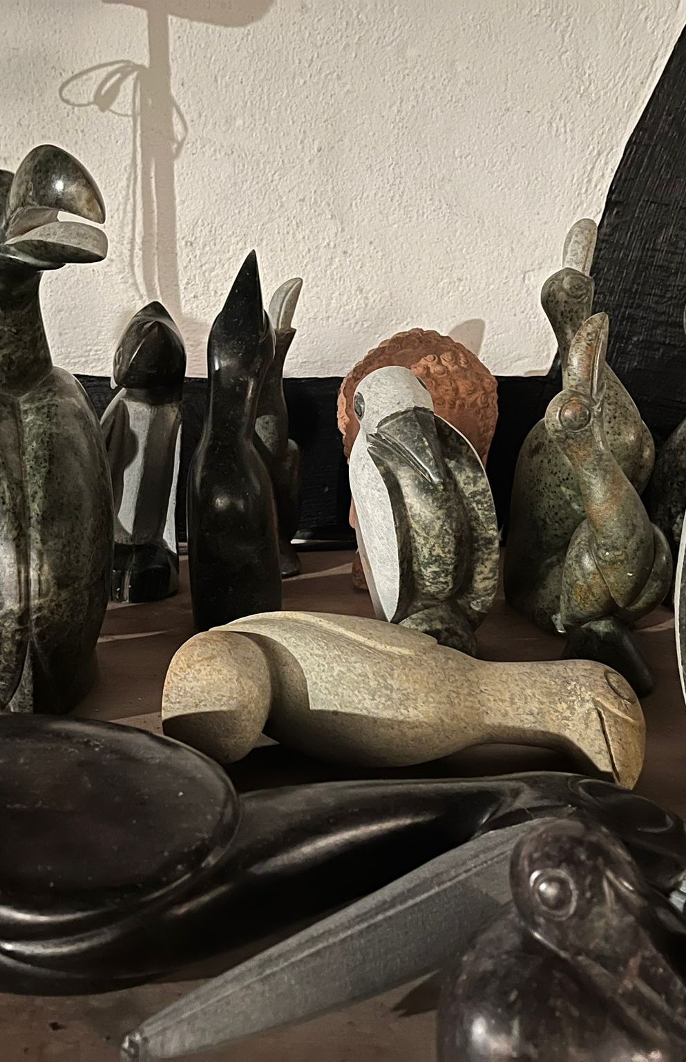 Elegant Bulk Stone Bird Sculptures Display